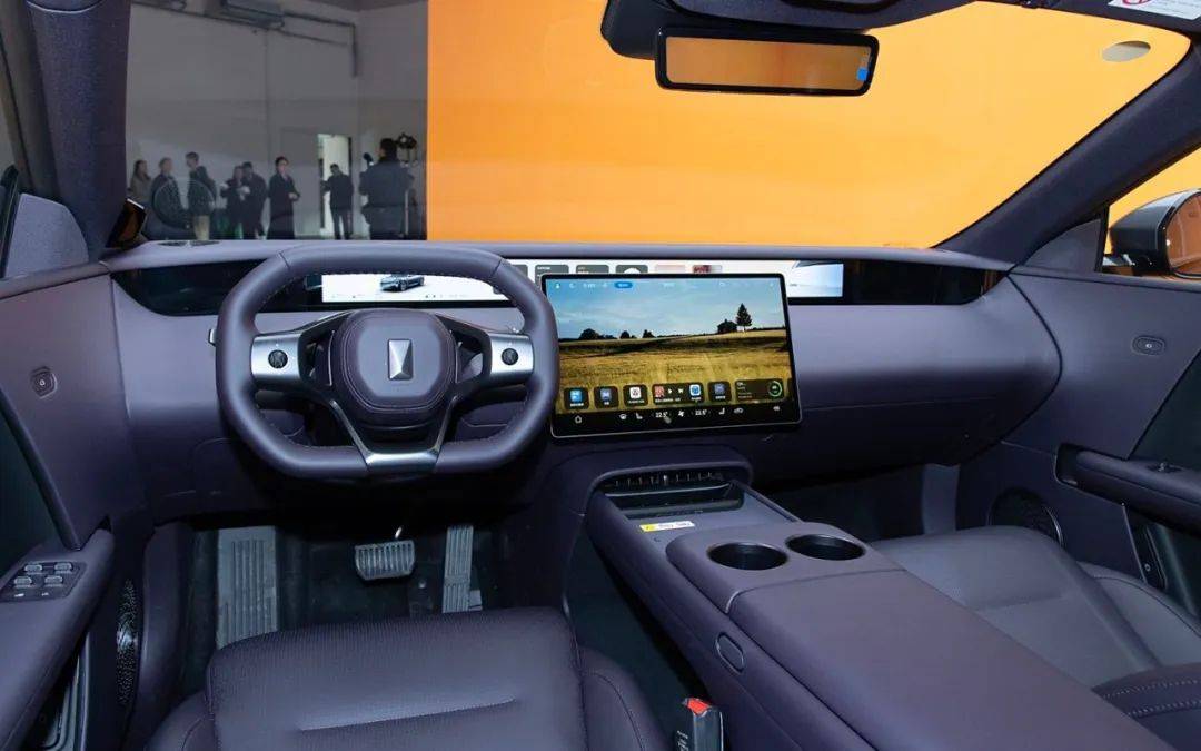 一周新车前瞻 极氪007GT或下探20万元内，萤火虫降价预期与智能电动门趋势解析